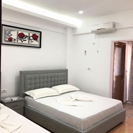 Eraldo Brahimi Apartaments Ксамил Екстериор снимка