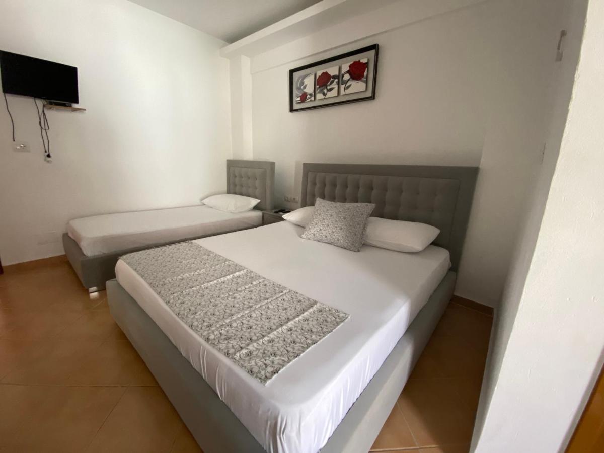Eraldo Brahimi Apartaments Ксамил Екстериор снимка