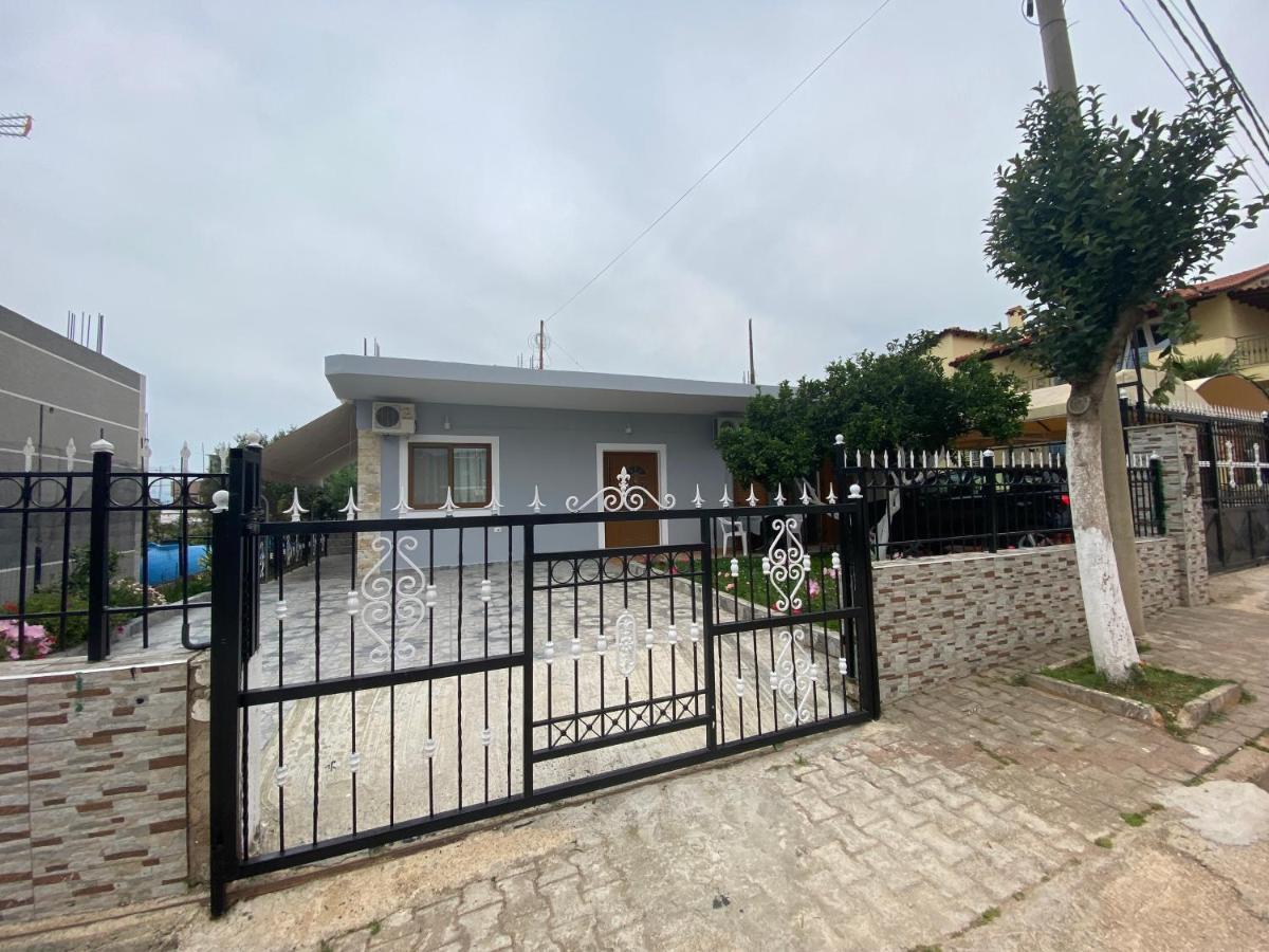 Eraldo Brahimi Apartaments Ксамил Екстериор снимка