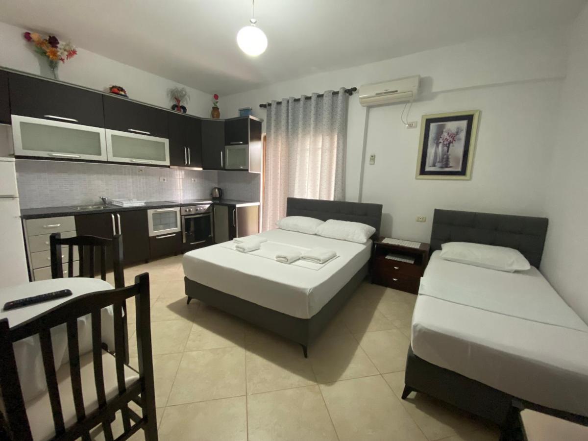 Eraldo Brahimi Apartaments Ксамил Екстериор снимка